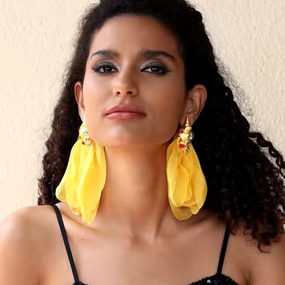 Amélie-Yellow Handmade Long Original Design Fabric Flower Conch Earring.HOT ITEM - Picture 6 of 6